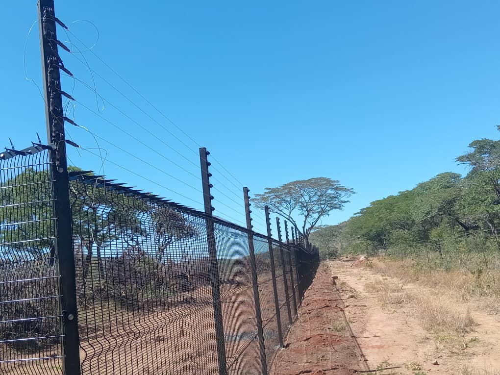 Azzar ClearVue fence with electric security topping