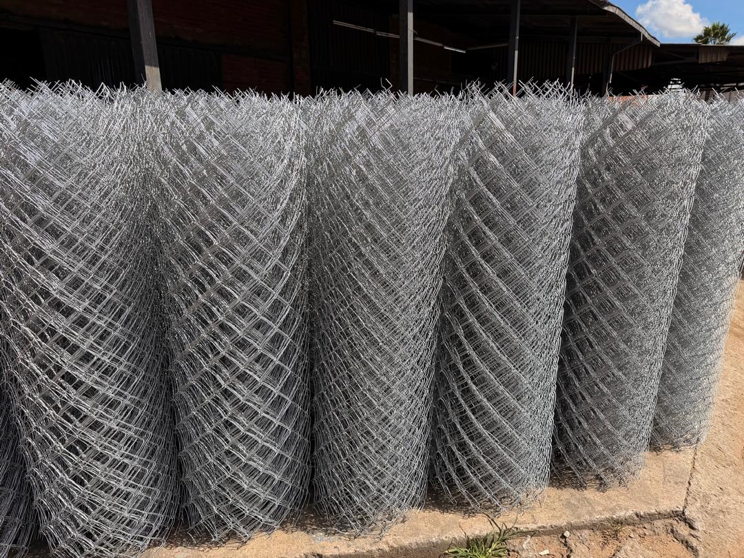 Close view of Azzar galvanised diamond mesh rolls